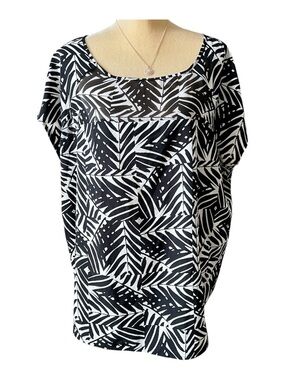 Ava & Viv Black and White Abstract Leaf-Print Tunic
